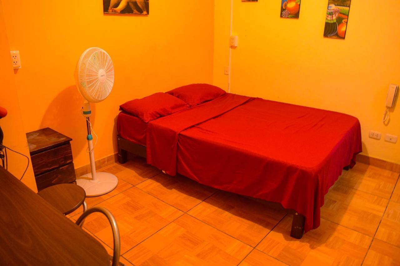 Passion Hostel - Barranco Lima Buitenkant foto